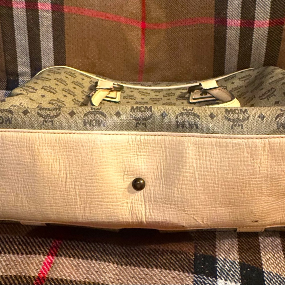 MCM Cream & Black Monogram Duffel Shoulder Bag - Picture 5 of 12